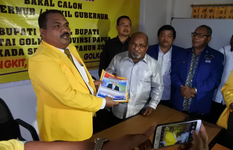 Kembalikan Formulir ke Sejumlah Parpol Lukas Beri Sinyal Gandeng Klemen